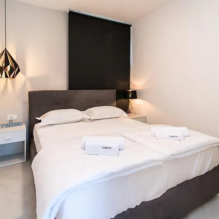 Curicta Design Apartament *
